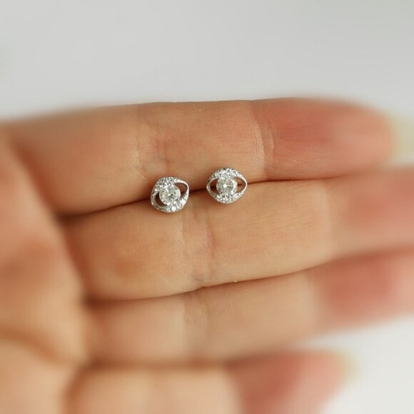 CZ Sterling silver stud earrings - Picture 4 of 5